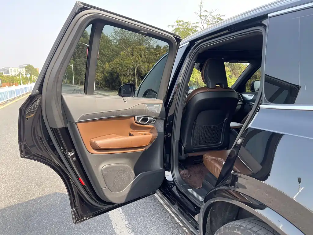 Volvo XC90 plug-in hybrid 2022 facelift E-drive hybrid T8 Zhizun Deluxe Edition 7 seats купить на сайте DeffCars