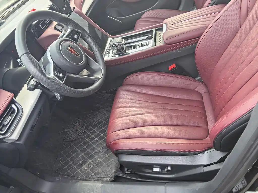 Hongqi H5 2025 2.0T automatic Qichang version купить на сайте DeffCars