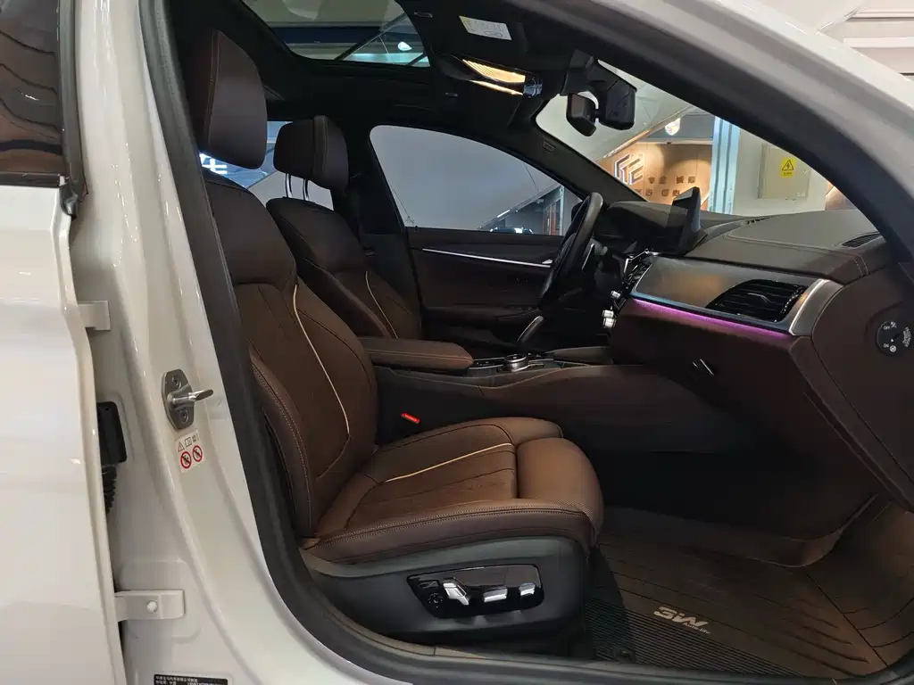 BMW 5 Series 2021 Facelift 530Li Exclusive M Sports Package купить на сайте DeffCars