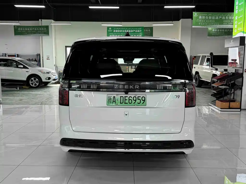ZEEKR 009 2022 ME Edition купить на сайте DeffCars