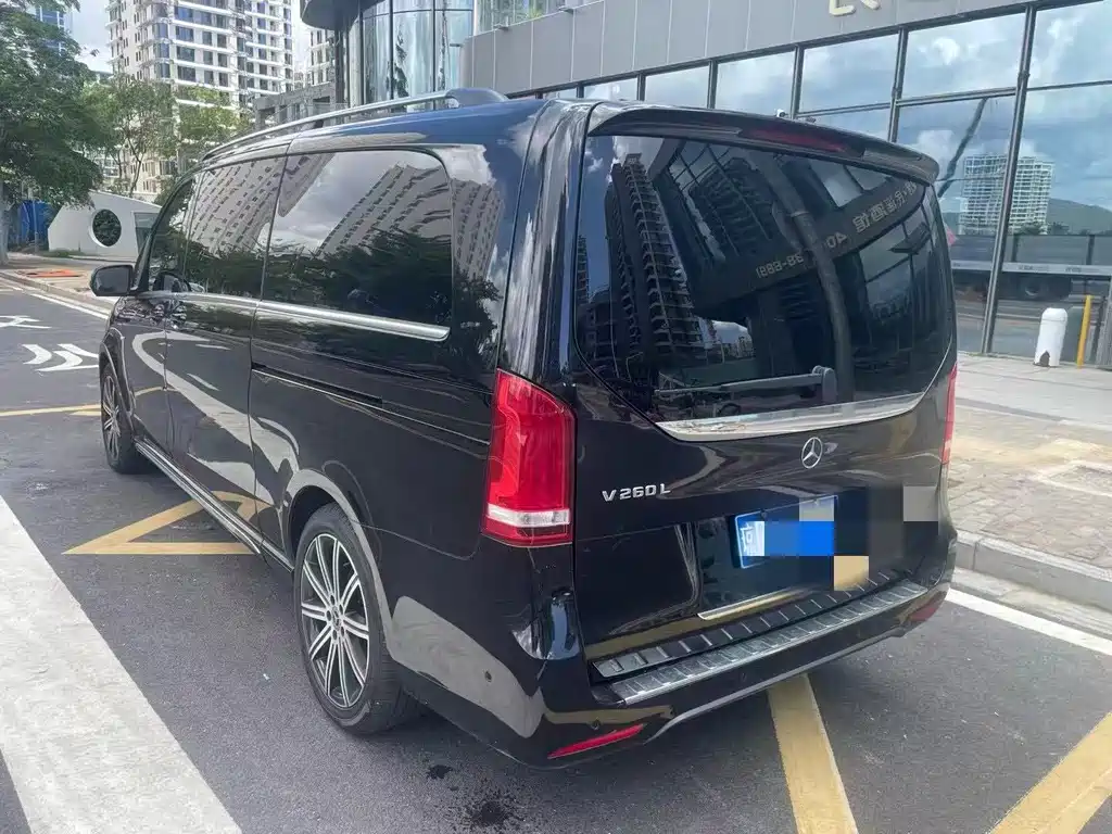 Mercedes-Benz V-Class 2022 V 260 L Long Wheelbase Luxury Edition купить на сайте DeffCars