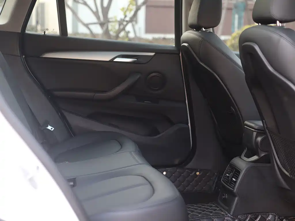 BMW X1 2016 sDrive18Li Fashion Model купить на сайте DeffCars