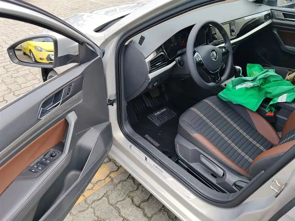 Lavida 2018 280TSI DSG Comfort Edition National V купить на сайте DeffCars