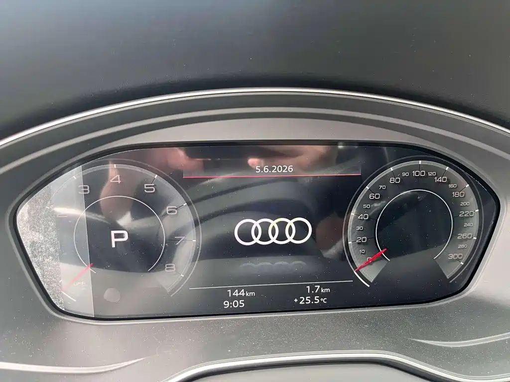Audi Q5L 2026 45th Anniversary Collector's Edition 40 TFSI Luxury Dynamic купить на сайте DeffCars
