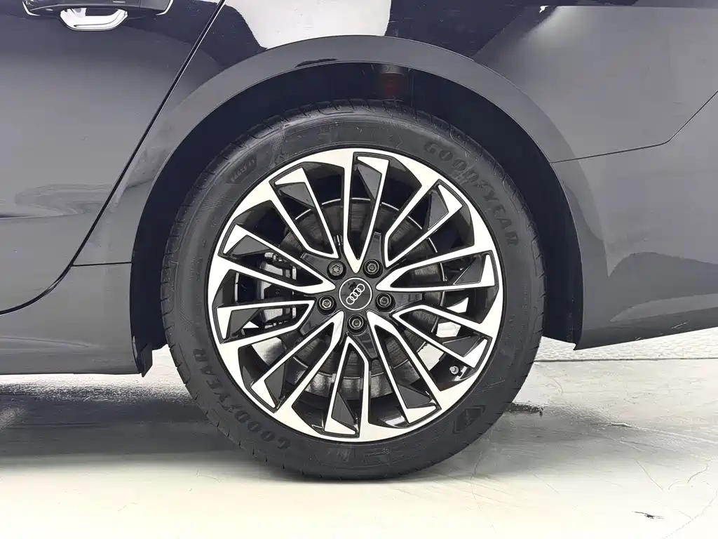 Audi A7L 2025 45 TFSI luxury model купить на сайте DeffCars