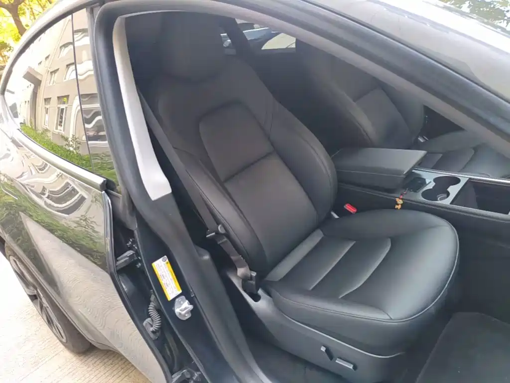 Model Y 2024 rear-wheel drive version купить на сайте DeffCars