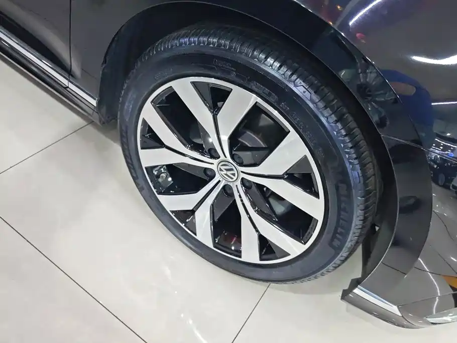 Magotan 2023 2 million commemorative edition 330TSI DSG luxury model купить на сайте DeffCars