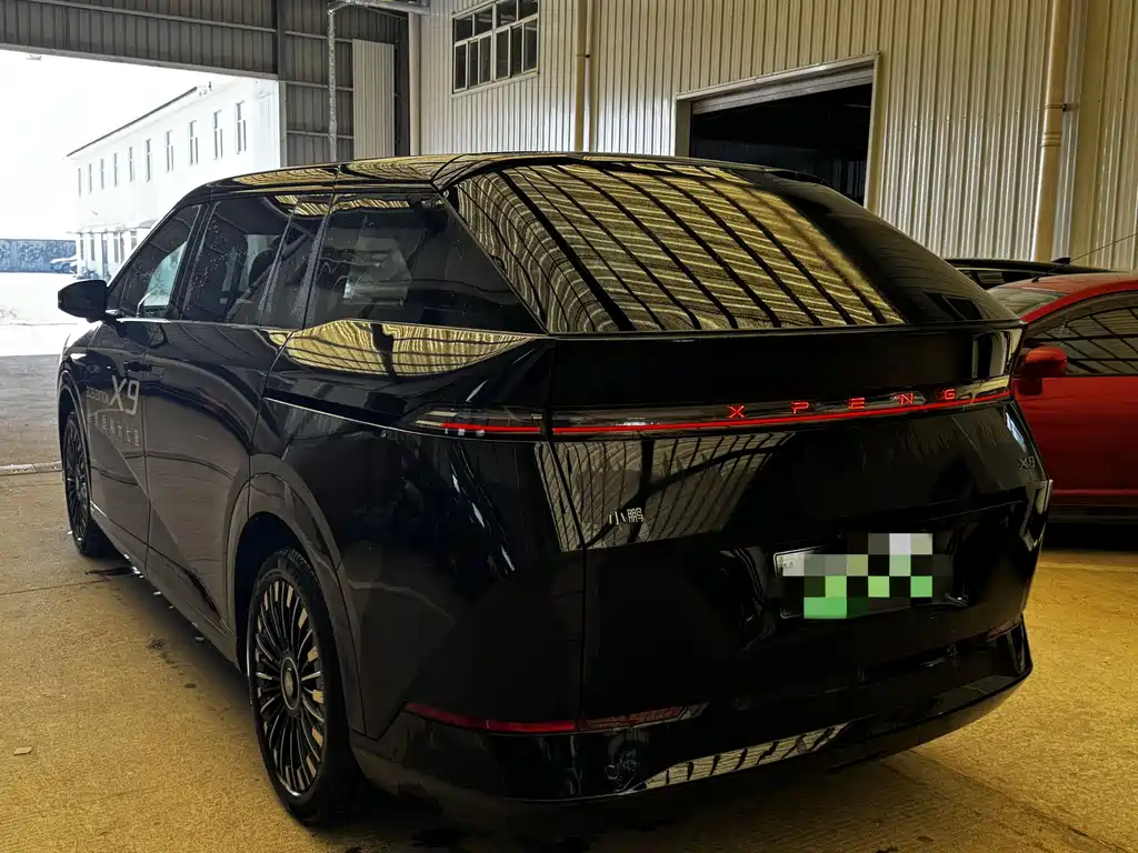 Xpeng X9 2025 pure electric 740 long battery life Max купить на сайте DeffCars