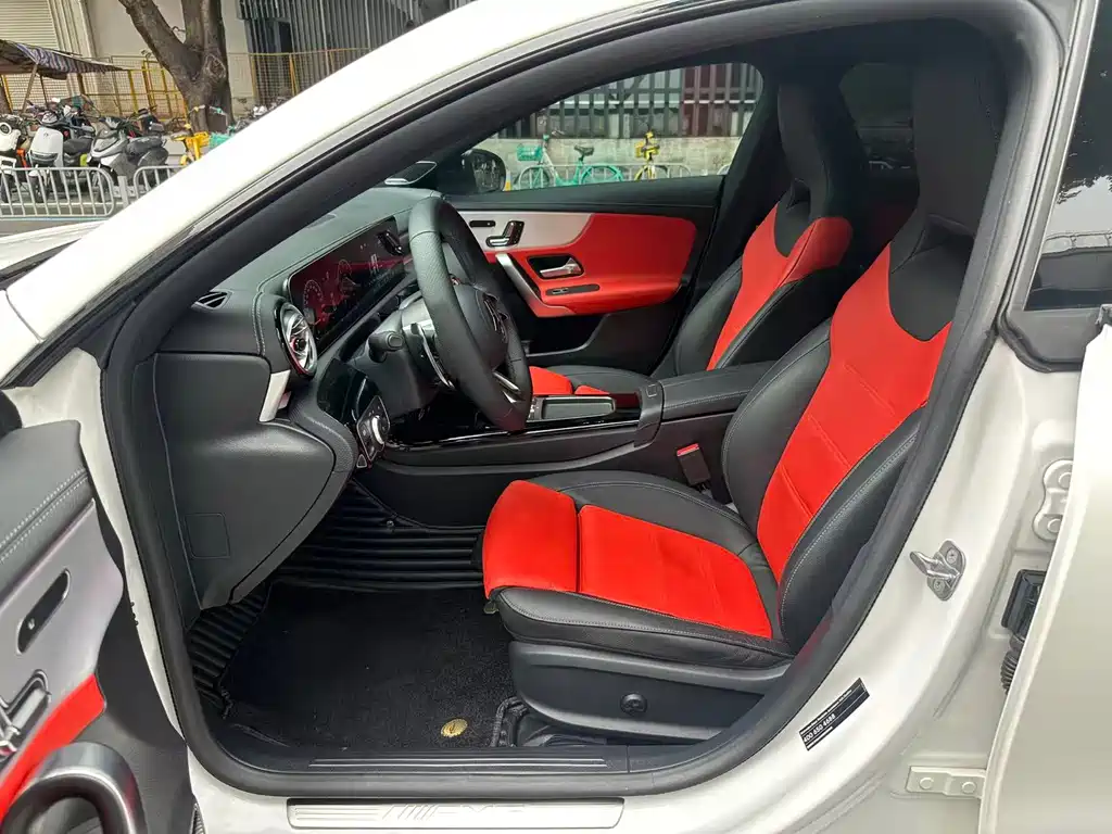 Mercedes-Benz CLA AMG 2024 AMG CLA 35 4MATIC купить на сайте DeffCars