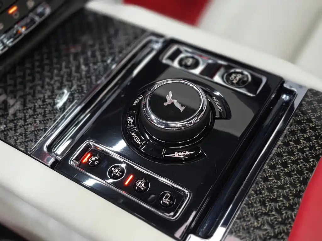 Cullinan 2018 four-seat version купить на сайте DeffCars