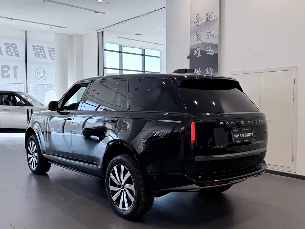 Range Rover 2026 3.0 L6 400PS SE long axis version купить на сайте DeffCars