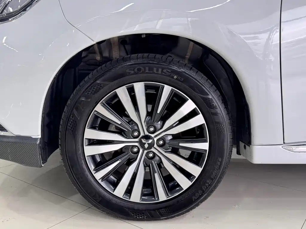 Outlander 2021 facelift 2.0L 2WD smooth version 5 seats купить на сайте DeffCars
