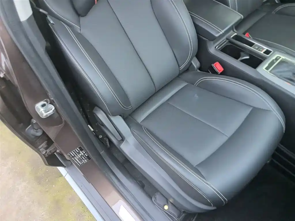 Roewe RX5 2019 20T two-wheel drive automatic 4G interconnected platinum version купить на сайте DeffCars