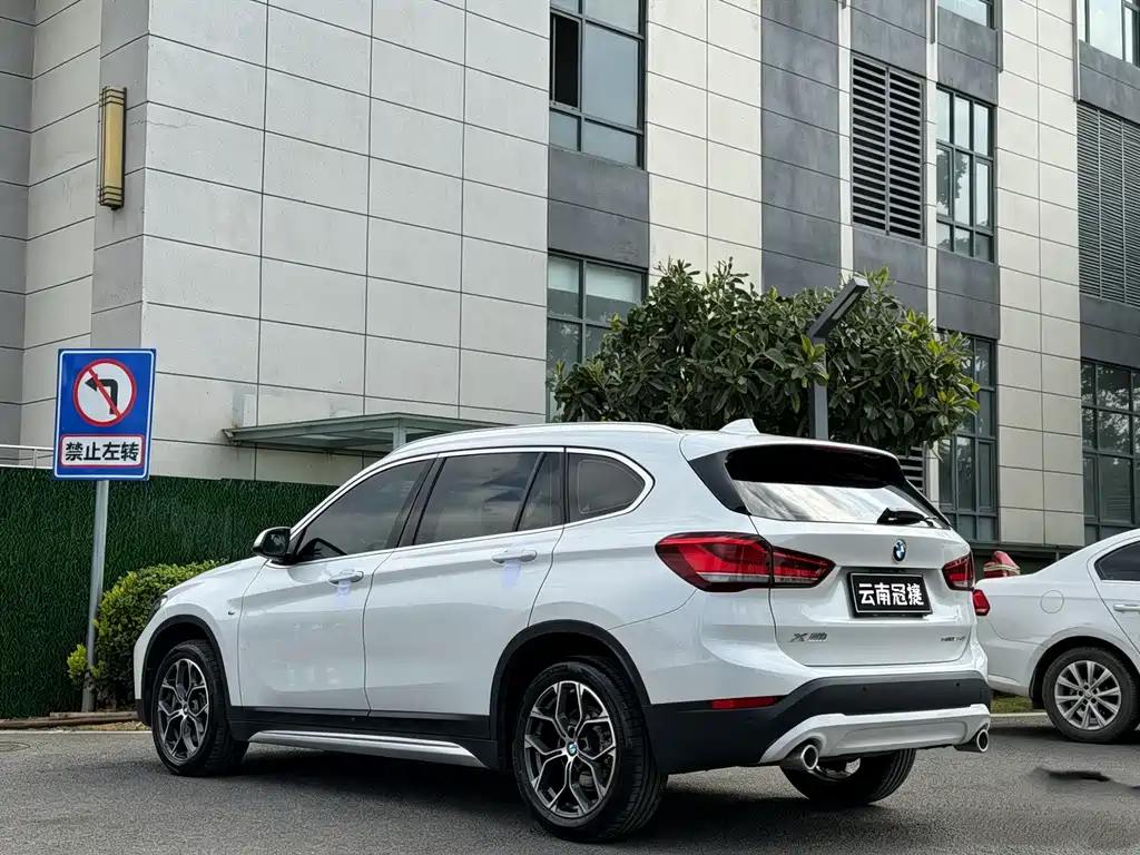 BMW X1 2022 sDrive25Li Leading Model купить на сайте DeffCars