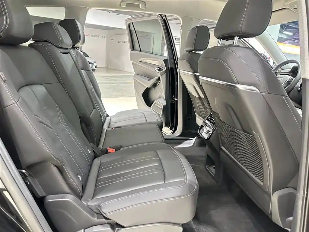 Audi Q6 2024 40 TFSI quattro cloud viewing type Yulin package 7 seats купить на сайте DeffCars