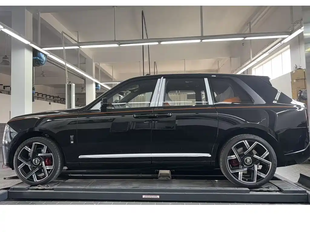 Cullinan 2024 Black Badge купить на сайте DeffCars