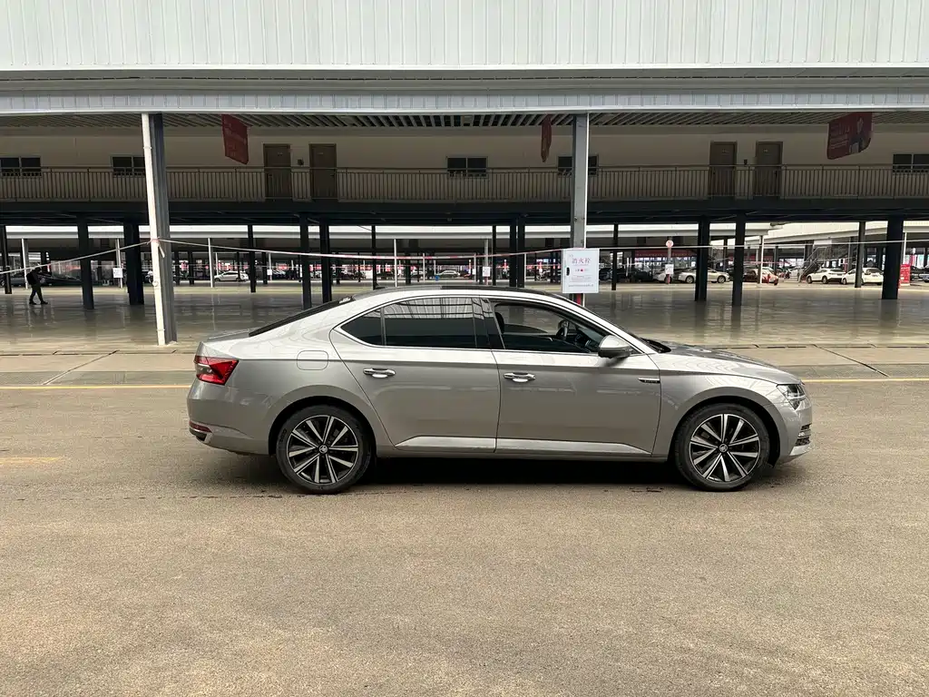 Super 2022 TSI330 DSG luxury version купить на сайте DeffCars