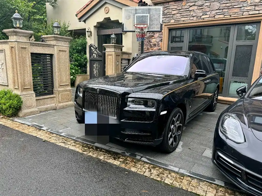 Cullinan 2024 Black Badge купить на сайте DeffCars