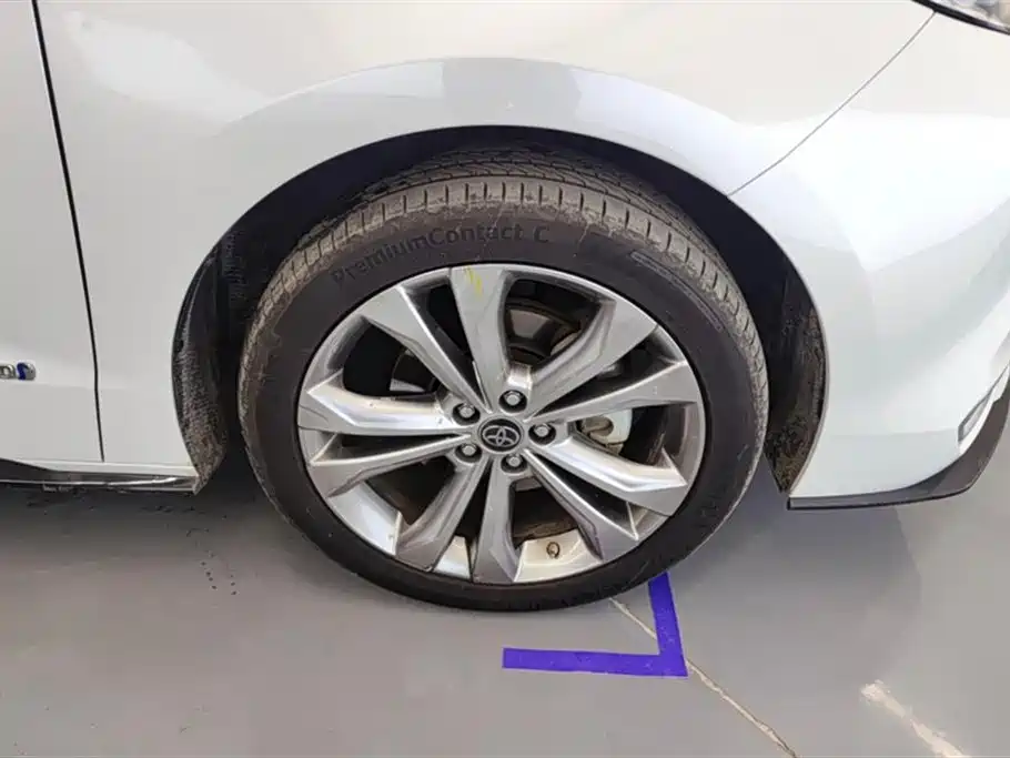 SIENNA 2023 2.5L Hybrid Premium Edition купить на сайте DeffCars