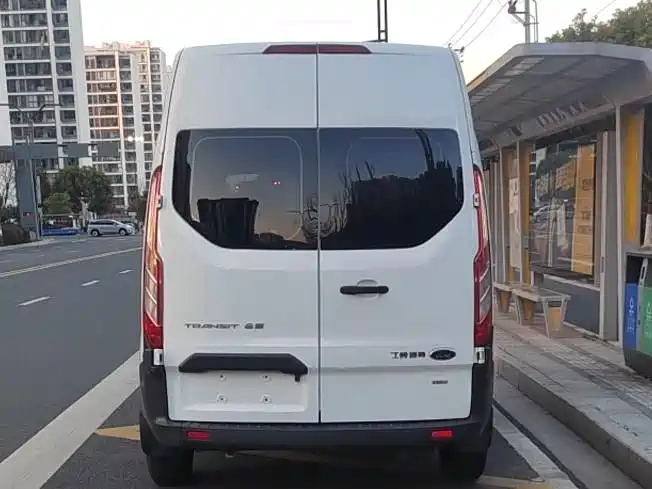 Transit 2019 2.0T diesel multi-functional commercial vehicle, central axle, mid-roof, 6-seater National VI купить на сайте DeffCars