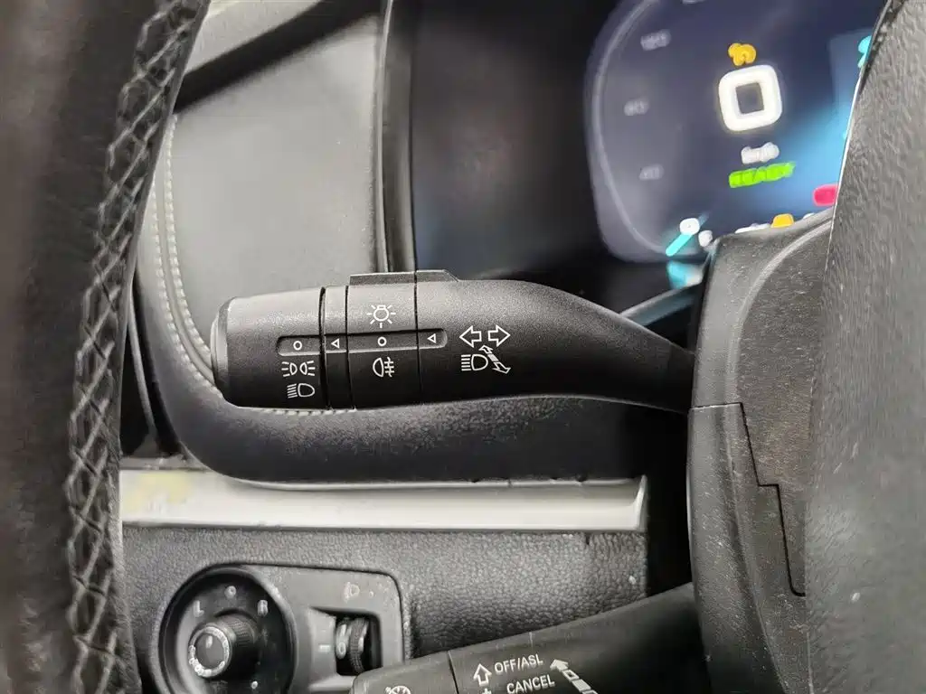 Roewe i6 New Energy 2017 45T Hybrid Internet Smart Edition купить на сайте DeffCars