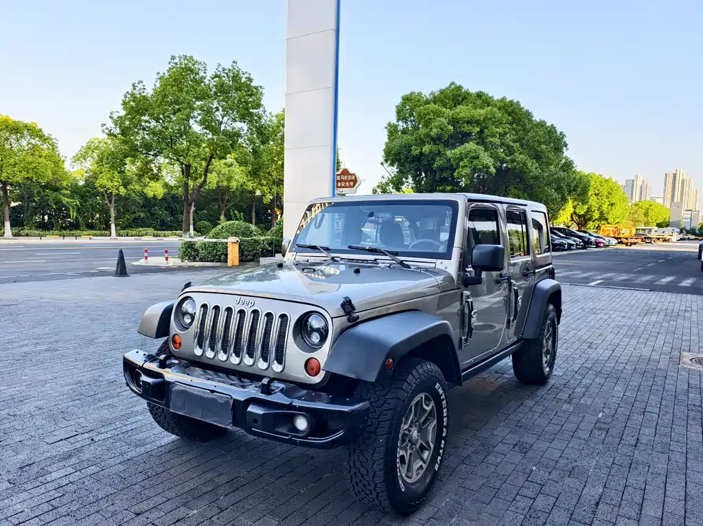 Wrangler 2013 3.6L Rubicon four-door version купить на сайте DeffCars