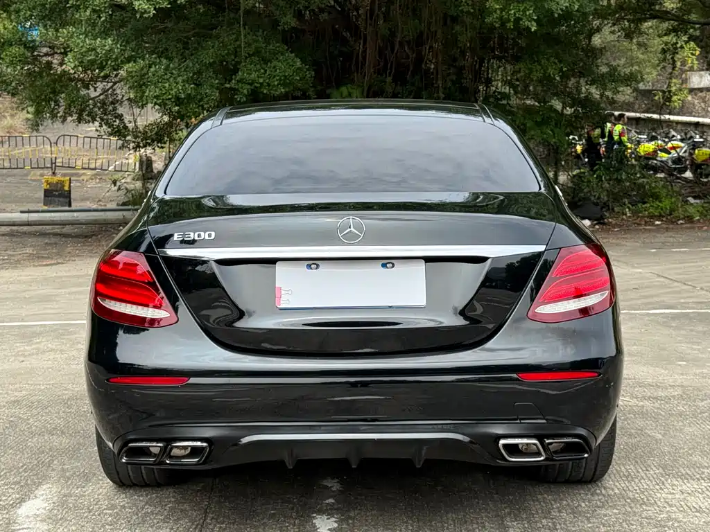 Mercedes-Benz E-Class 2018 E 300 L Luxury Model купить на сайте DeffCars