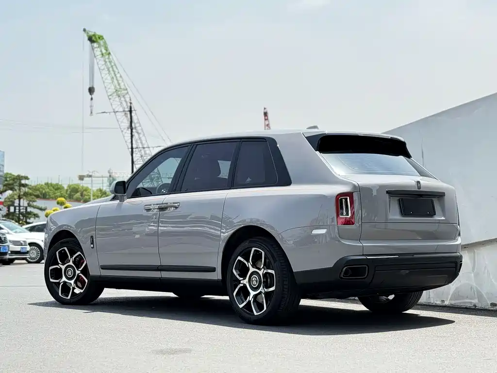 Cullinan 2020 Black Badge купить на сайте DeffCars