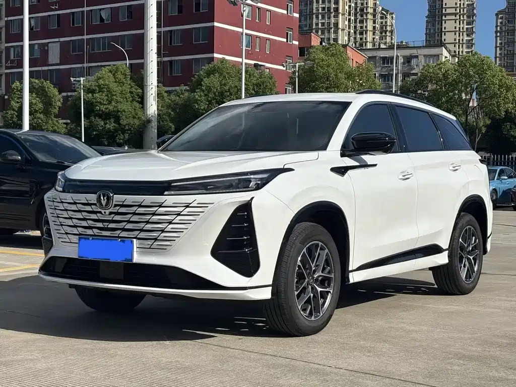 Changan CS75 PLUS 2024 third generation champion version 1.5T smart driving force model купить по цене 2 360 557 ₽  на сайте DeffCars