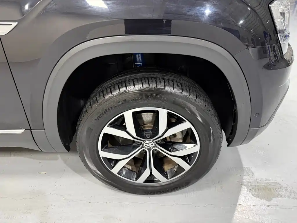 Touron 2020 380TSI four-wheel drive luxury version National VI купить на сайте DeffCars