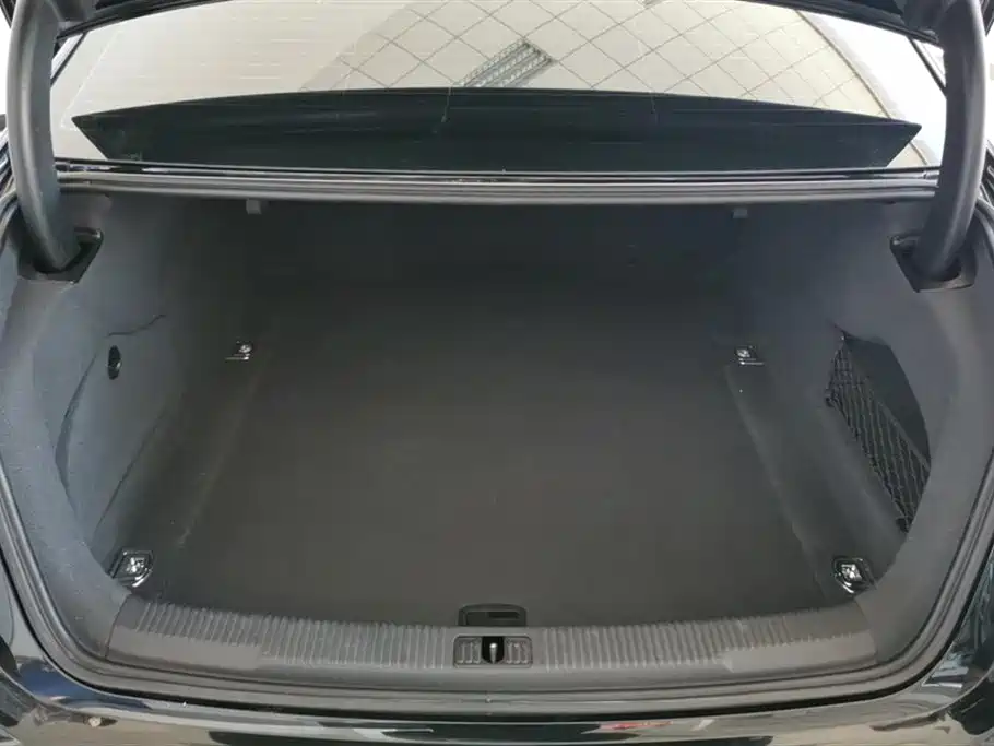 Audi A6L 2018 30th Anniversary Model 35 TFSI Fashion Model купить на сайте DeffCars