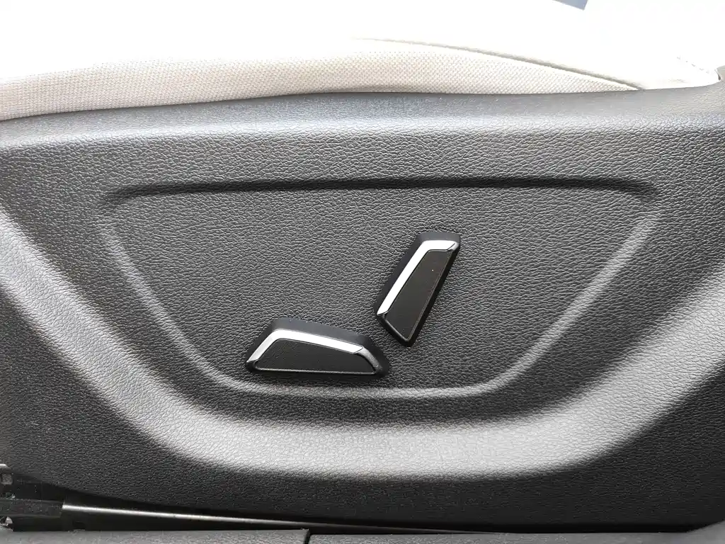 Emgrand 2022 4th generation 1.5L CVT flagship model купить на сайте DeffCars