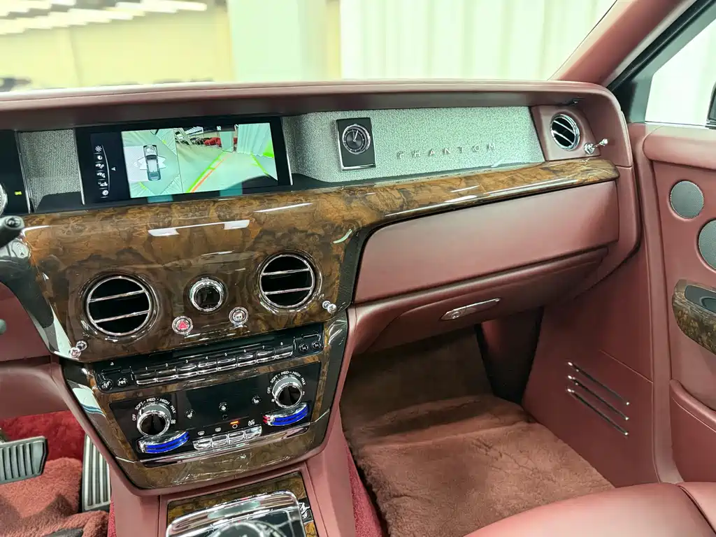 Phantom 2018 6.7T standard wheelbase version купить на сайте DeffCars