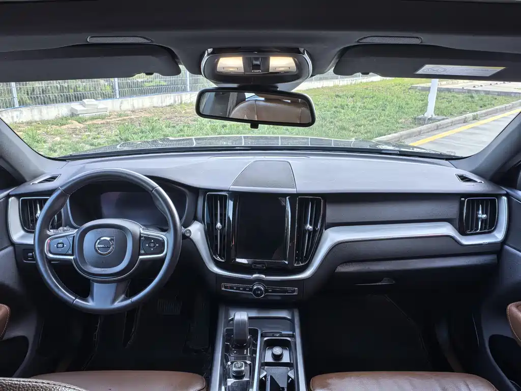 Volvo XC60 2022 B5 four-wheel drive Zhiyi Luxury Edition купить на сайте DeffCars