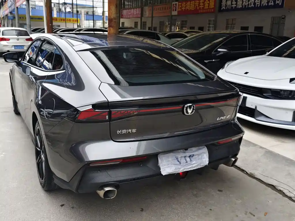 Changan UNI-V 2023 1.5T premium model купить на сайте DeffCars