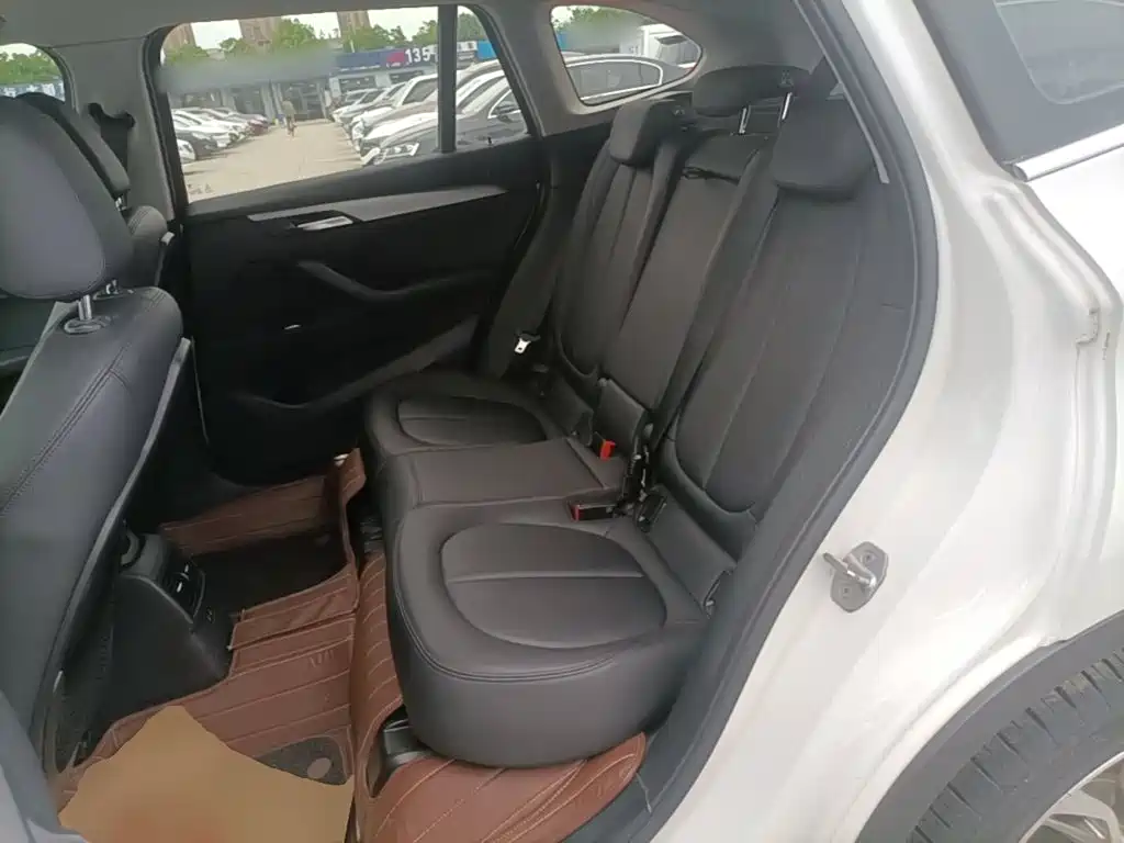 BMW X1 2019 sDrive20Li leading model купить на сайте DeffCars