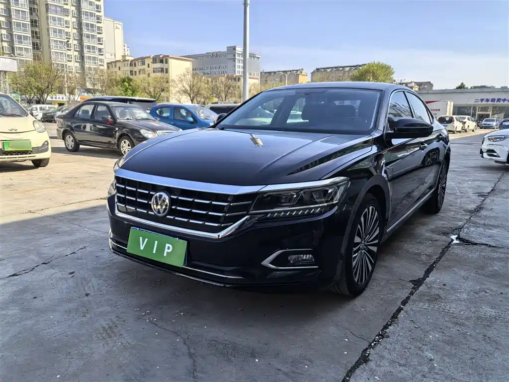 Passat 2019 330TSI Deluxe Edition National VI купить на сайте DeffCars