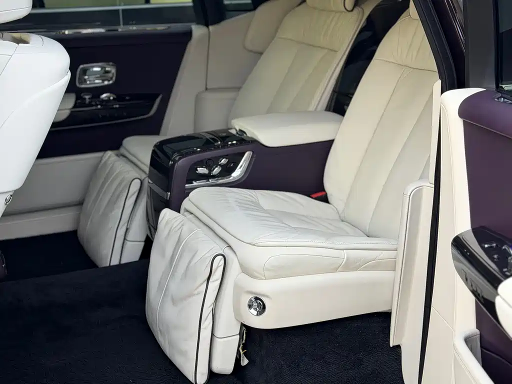 Phantom 2018 6.7T long wheelbase version купить на сайте DeffCars