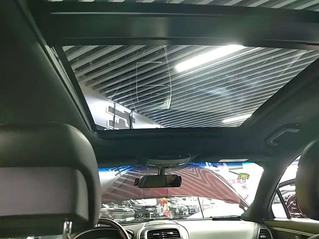 Voyager imported 2019 2.0T two-wheel drive exclusive version, National VI купить на сайте DeffCars