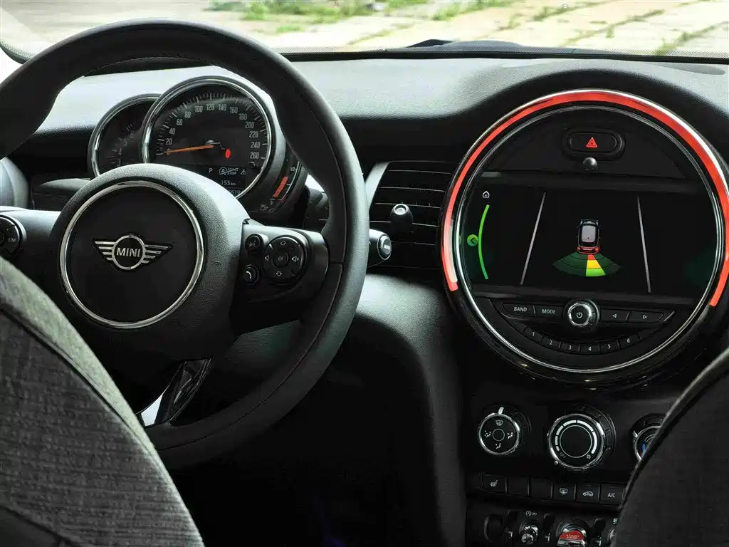 MINI 2020 1.5T COOPER Classic Three-Door Stunning Edition купить на сайте DeffCars