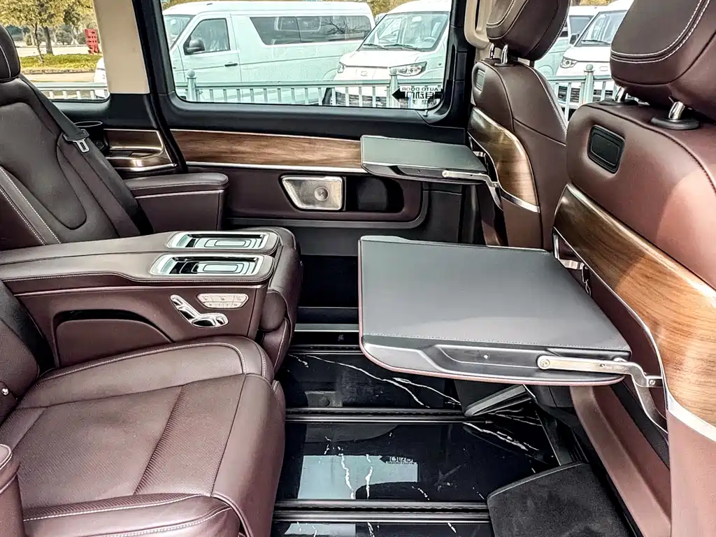 Mercedes-Benz V-Class 2022 V 260 L Long Wheelbase Luxury Edition купить на сайте DeffCars
