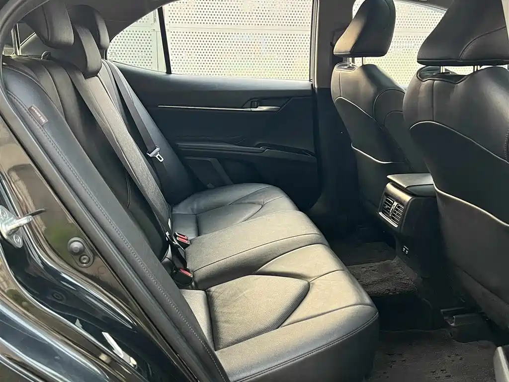 Camry 2021 2.0G Deluxe Edition купить на сайте DeffCars