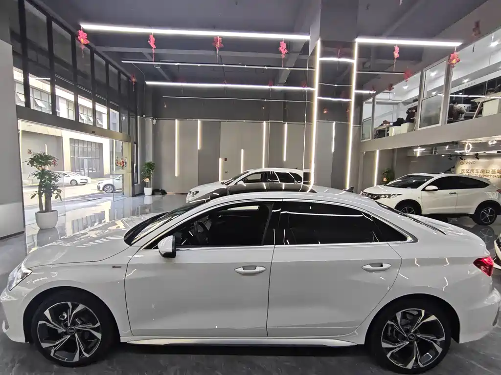 Audi A3 2023 A3L Limousine 35 TFSI luxury sports model купить на сайте DeffCars