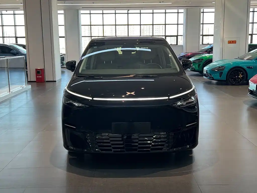 Xpeng X9 2025 pure electric 740 long battery life Max купить на сайте DeffCars