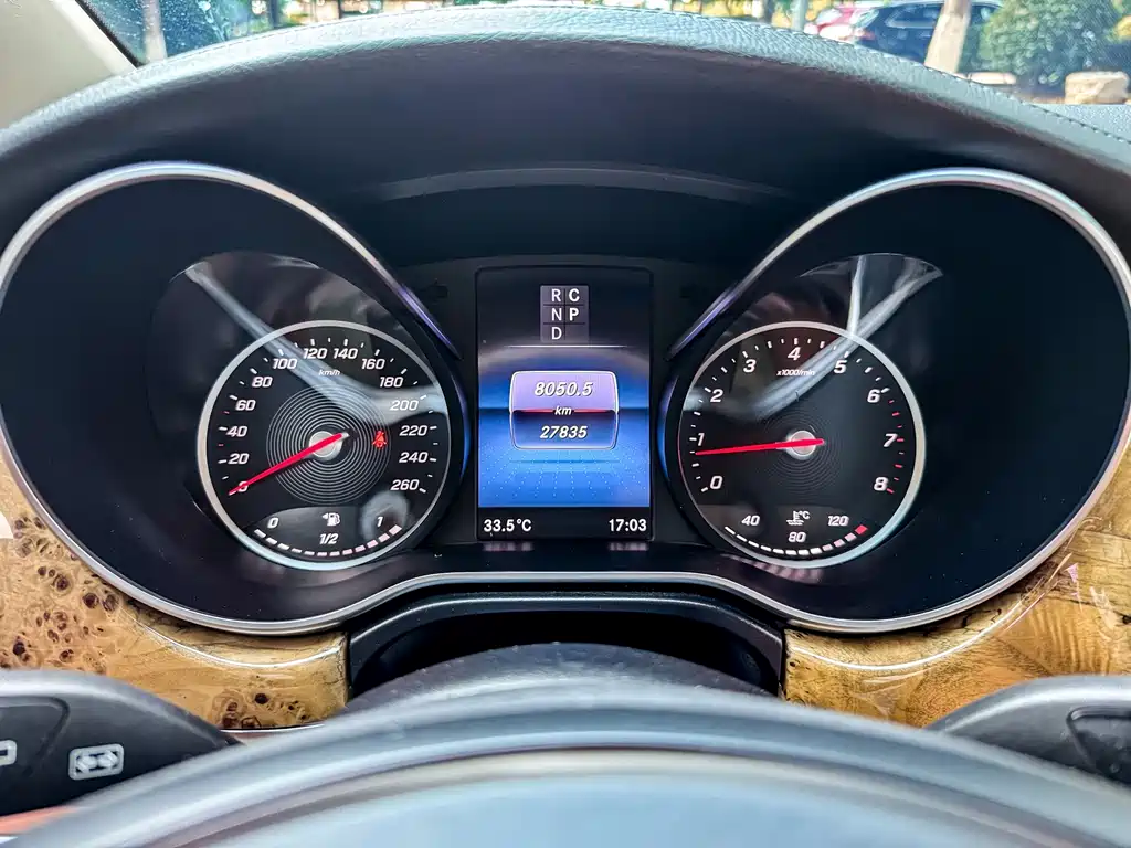 Mercedes-Benz V-Class 2022 V 260 L Long Wheelbase Luxury Edition купить на сайте DeffCars