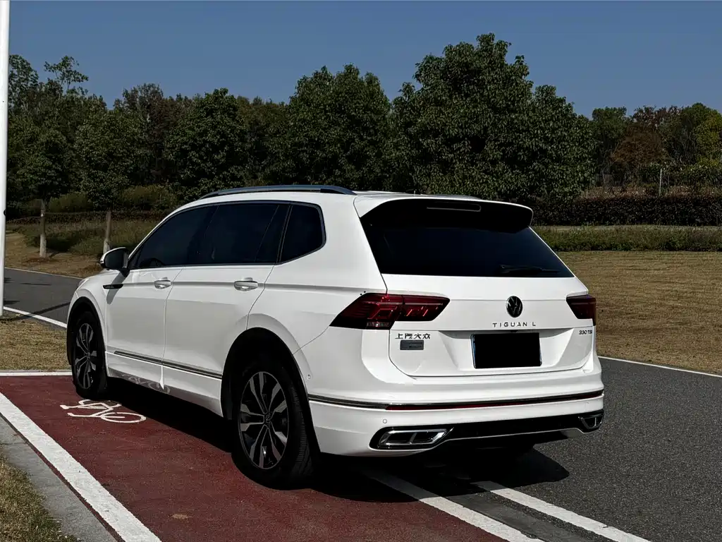 Tiguan L 2022 330TSI automatic two-wheel drive R-Line version купить на сайте DeffCars
