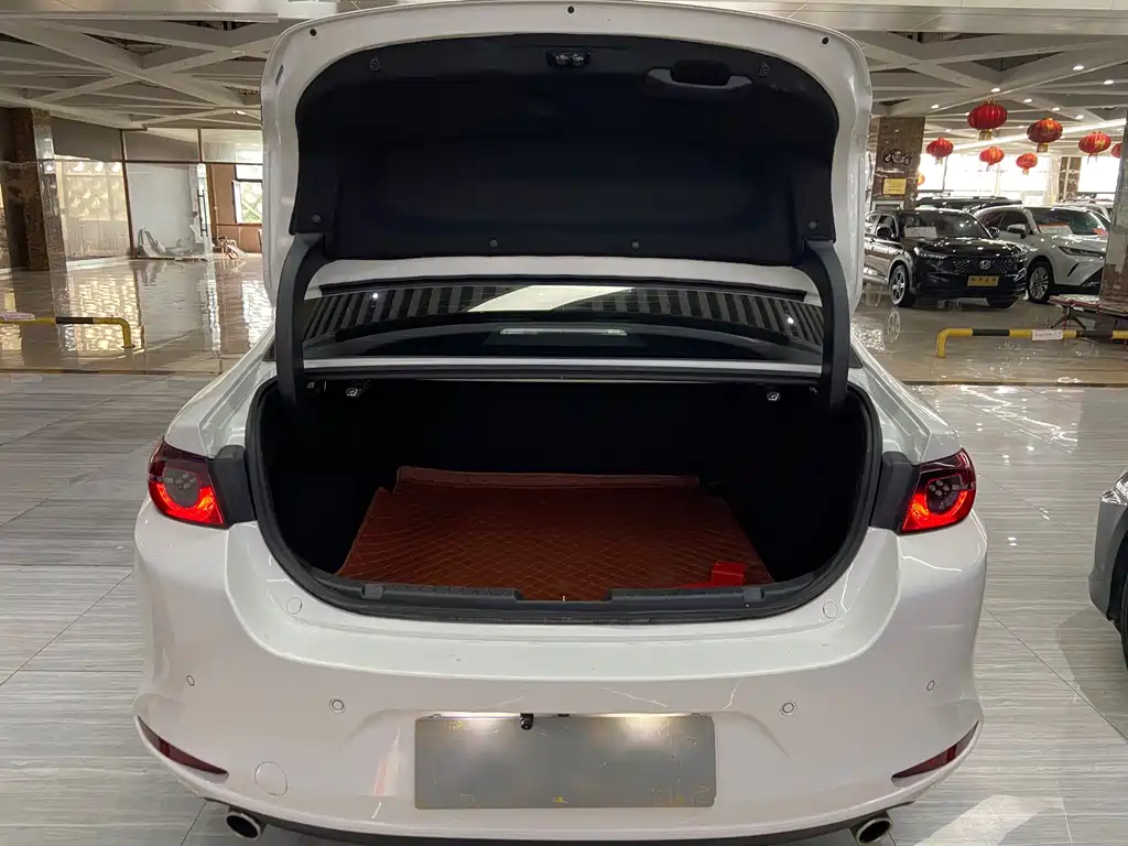 Mazda Axela 2022 2.0L Automatic Premium Edition купить на сайте DeffCars