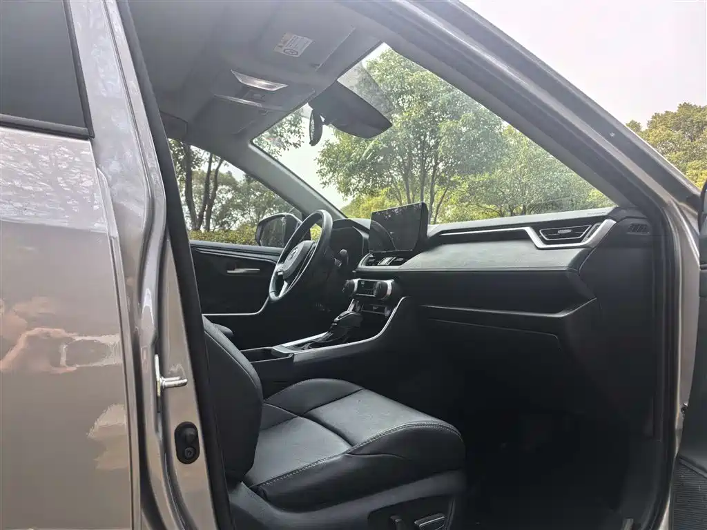 Wilanda 2023 2.0L CVT two-wheel drive luxury PLUS version купить на сайте DeffCars