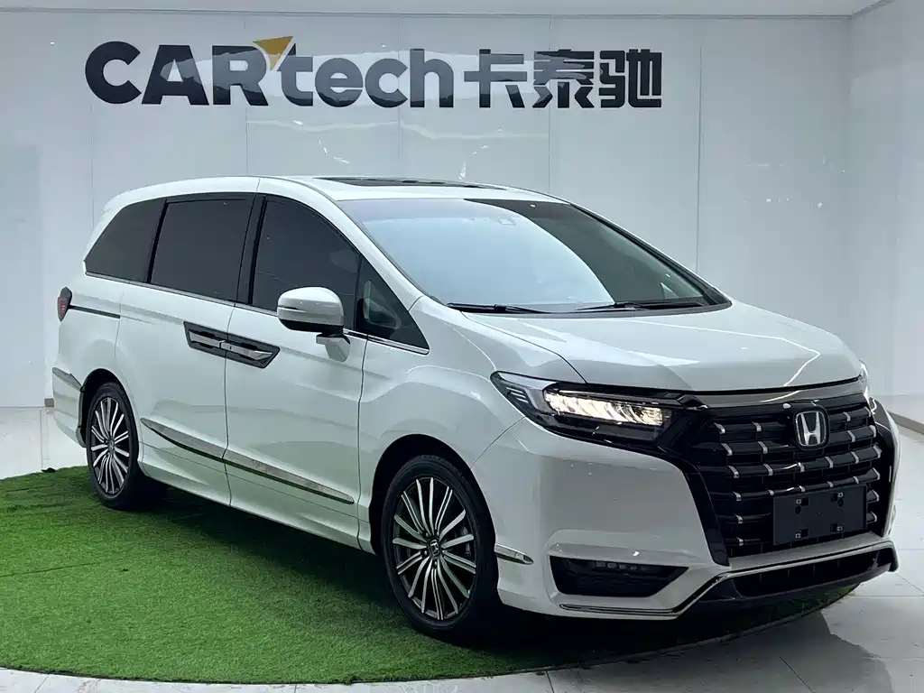 Alison 2022 2.0L e:HEV Deluxe Edition купить на сайте DeffCars