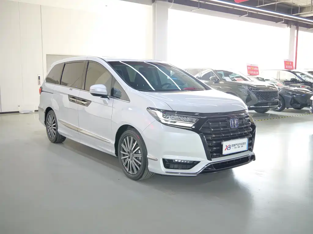Alison 2024 2.0L e:HEV Deluxe Edition купить на сайте DeffCars